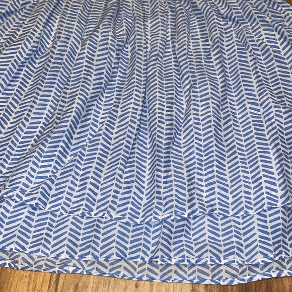 Vineyard Vines womens XL 16 18 Blue White Chevron pattern mini vneck sleeveless - Picture 4 of 10